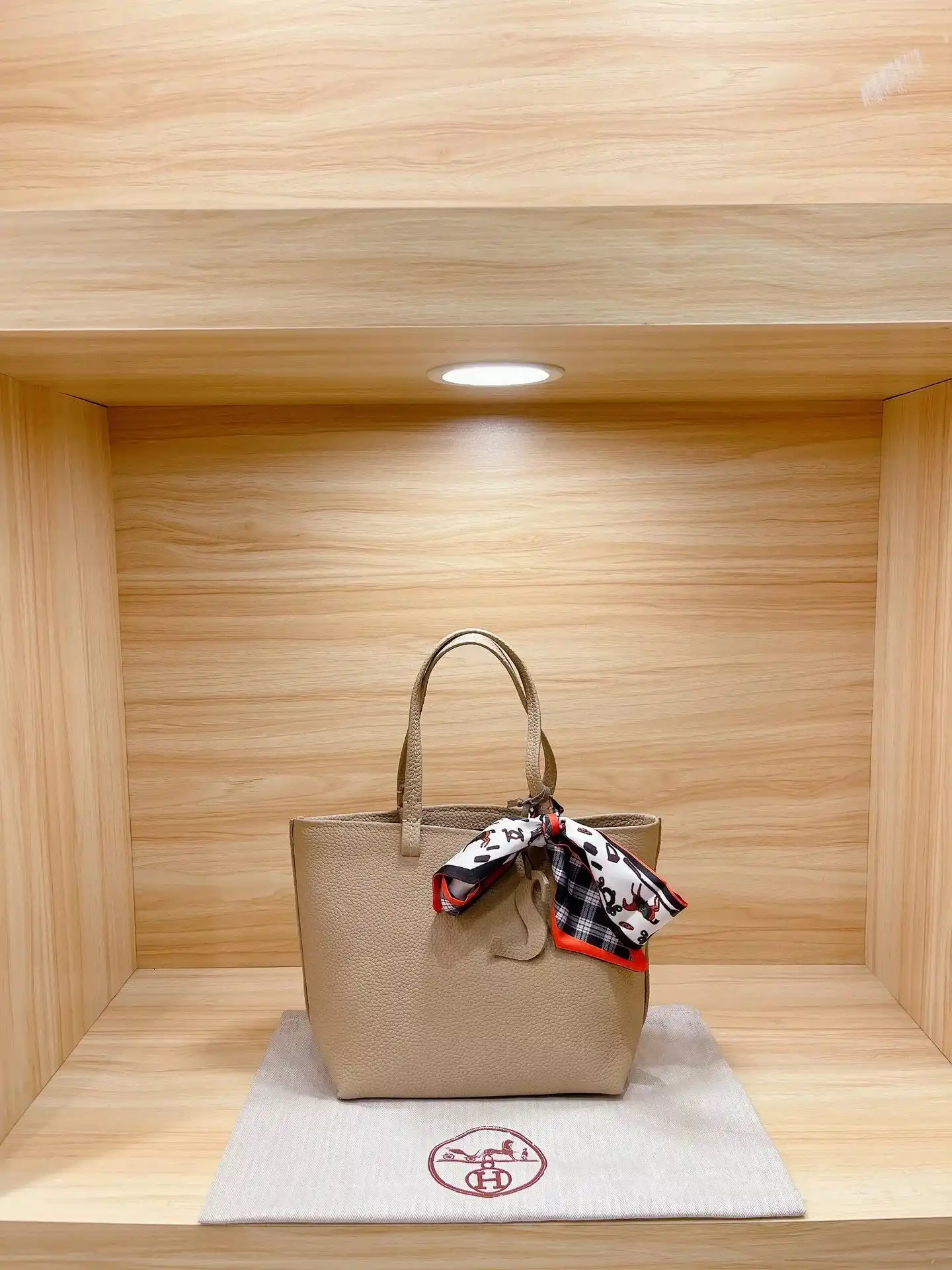 Herm S Tote Bag [15 styles] — foto 2 de 8