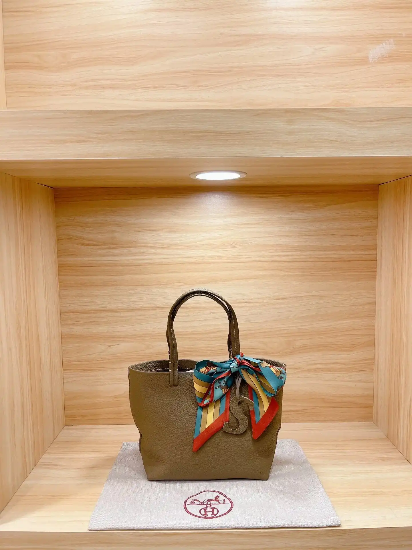 Herm S Tote Bag [15 styles] — foto 4 de 8