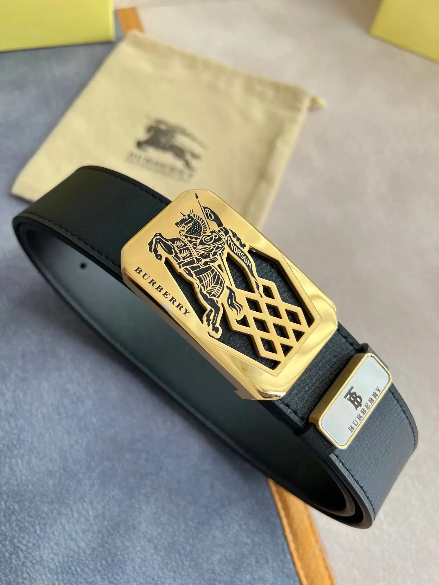 Burberry Leather Belt [15 styles] — foto 3 de 8
