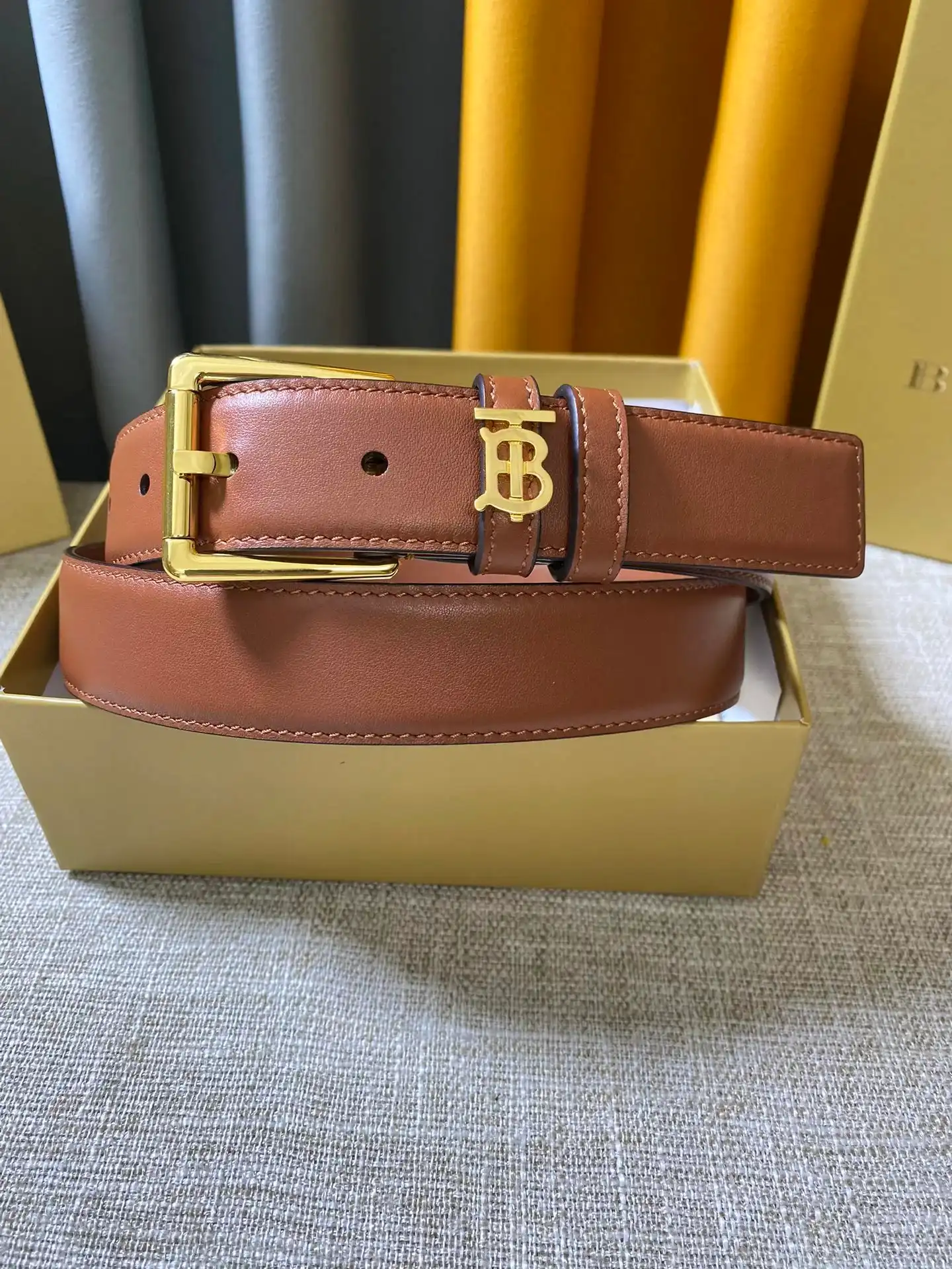 Burberry Leather Belt [15 styles] — foto 5 de 8