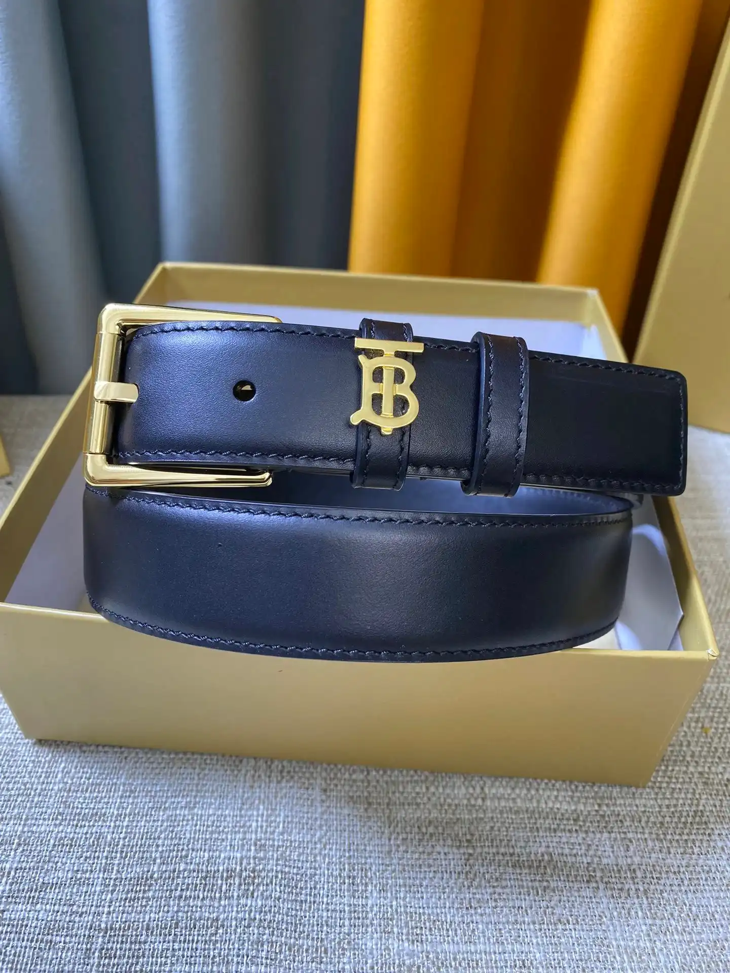 Burberry Leather Belt [15 styles] — foto 6 de 8