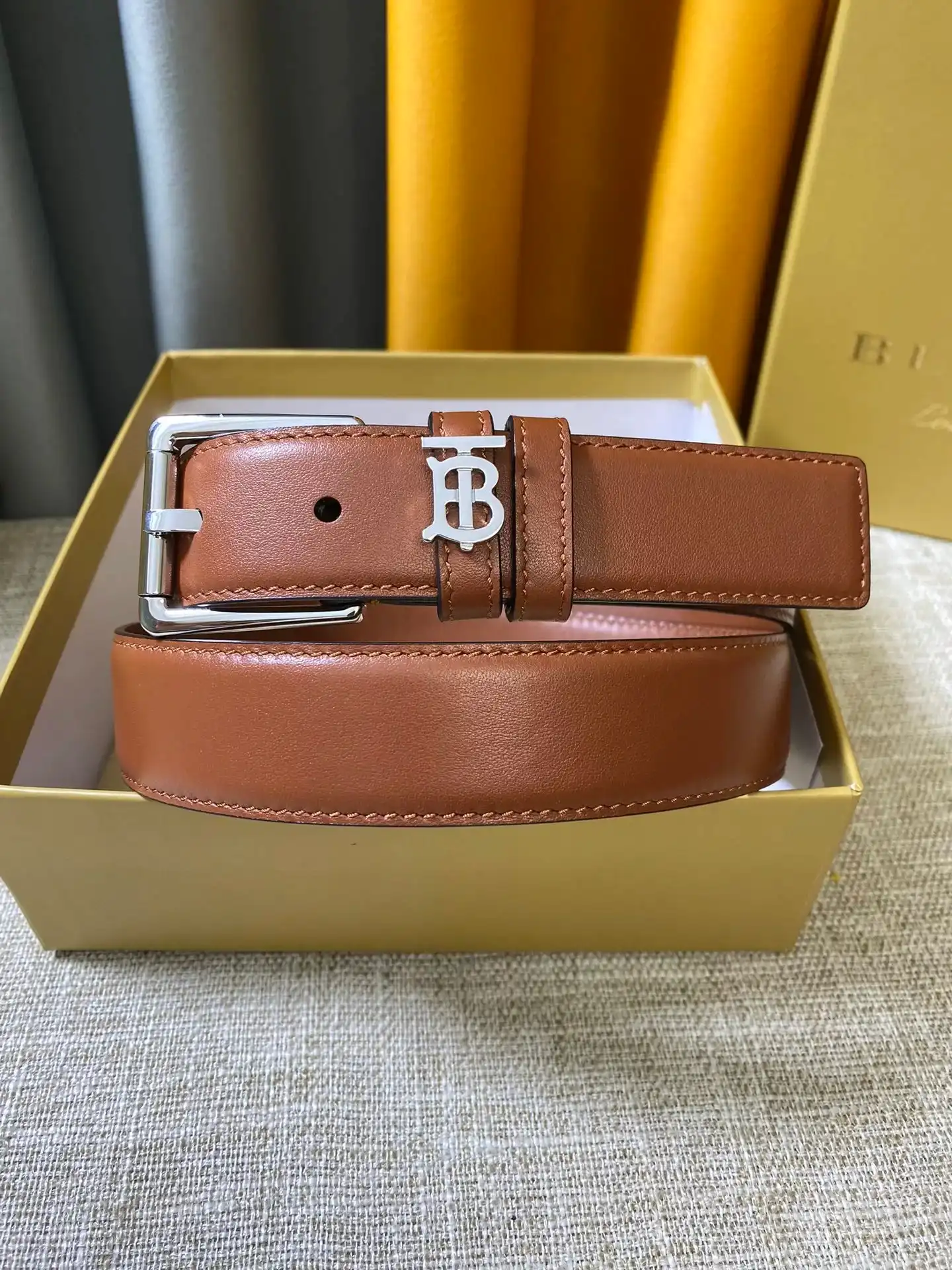 Burberry Leather Belt [15 styles] — foto 7 de 8