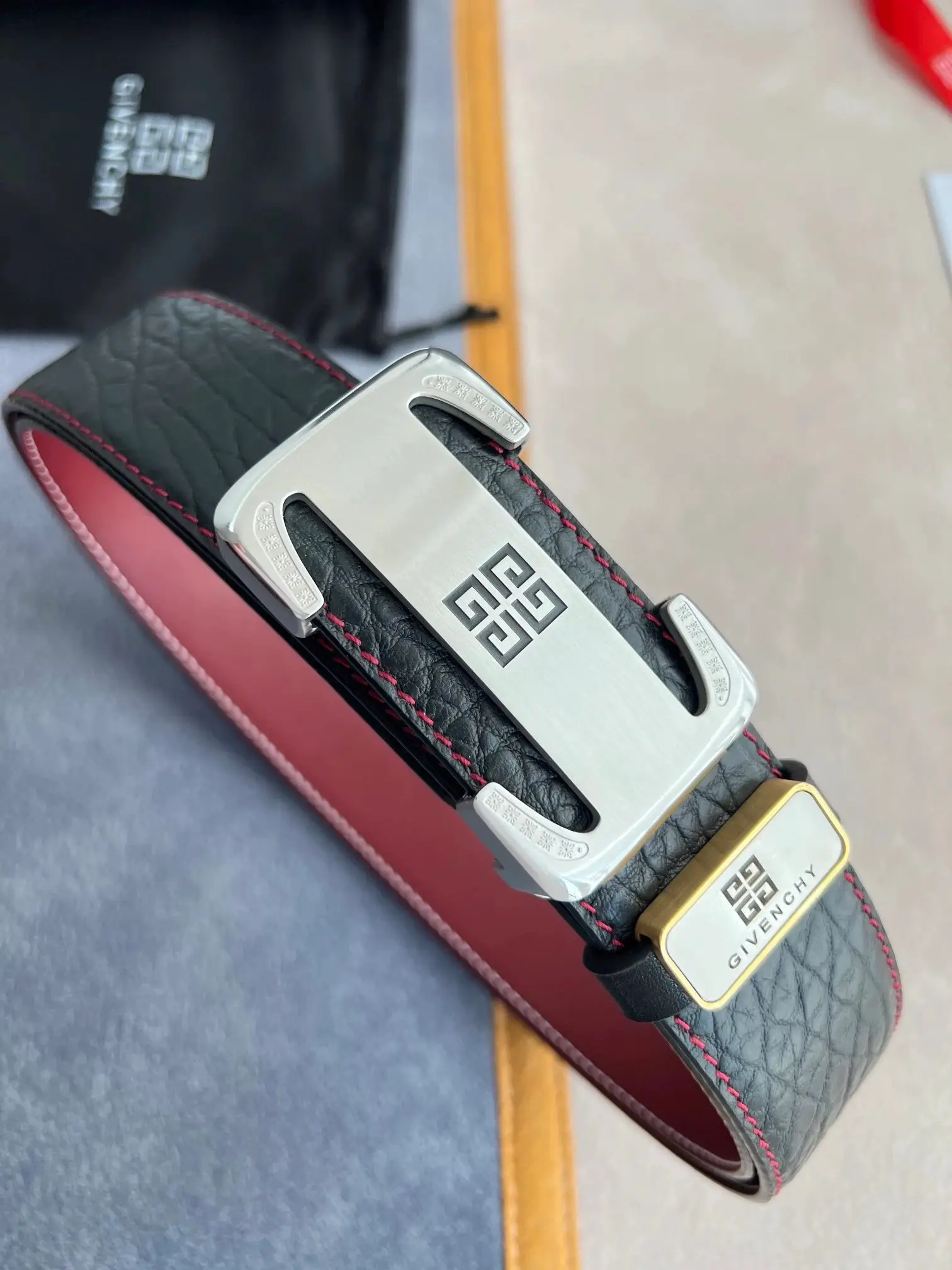 Givenchy Leather Belt [4 styles] — foto 2 de 4