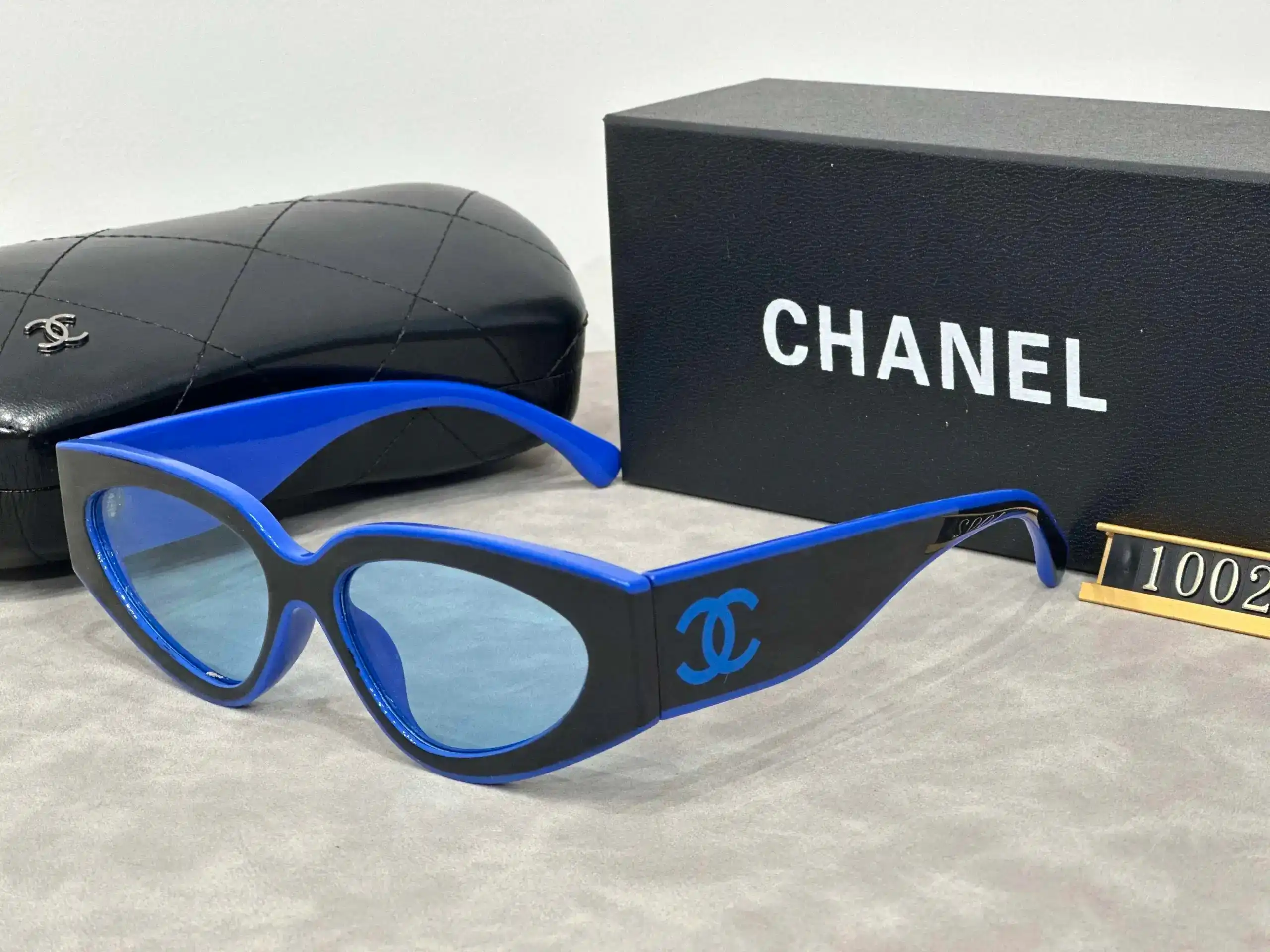 Chanel Sunglasses [24 styles] — foto 3 de 4