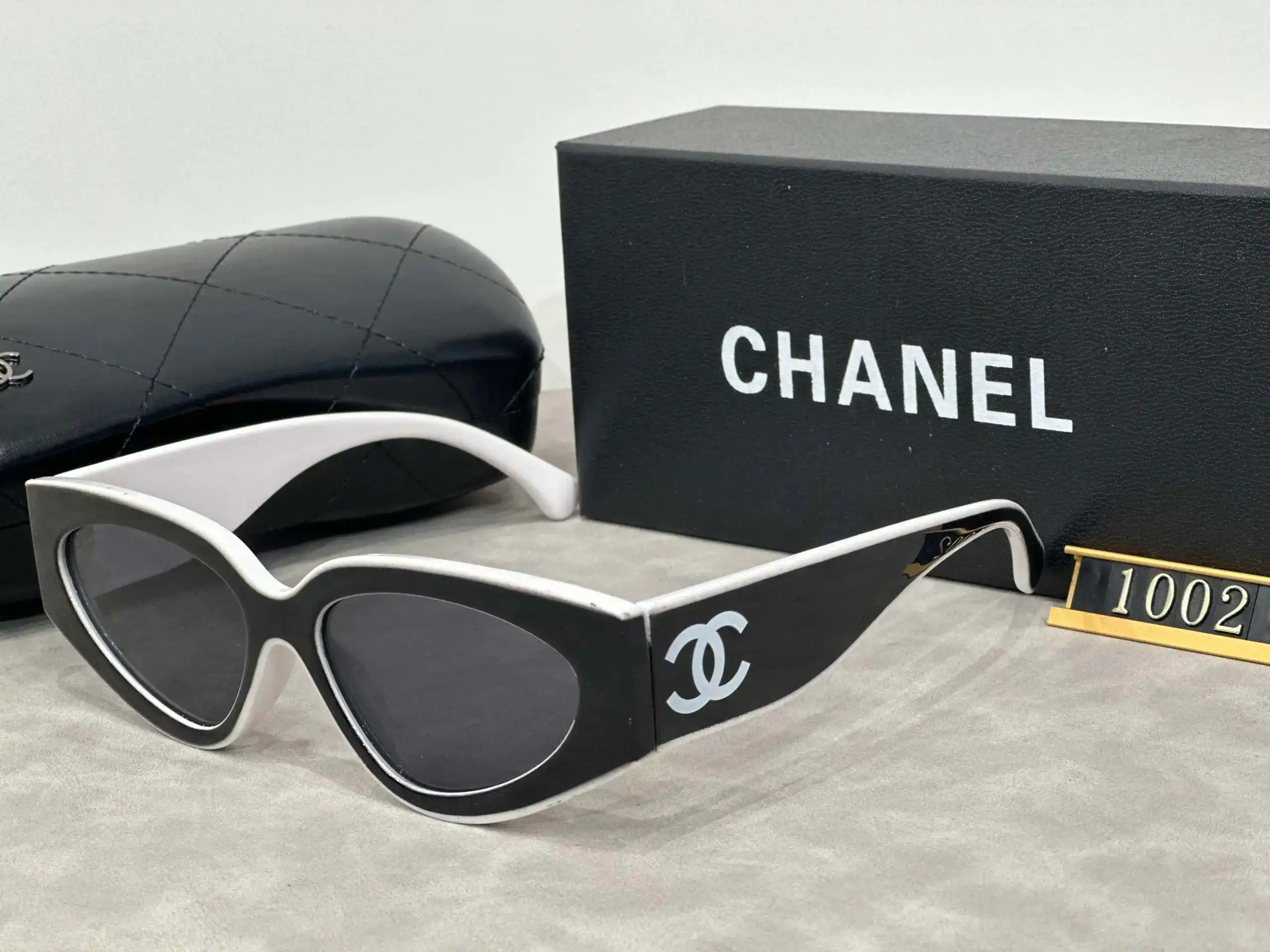 Chanel Sunglasses [24 styles] — foto 4 de 4