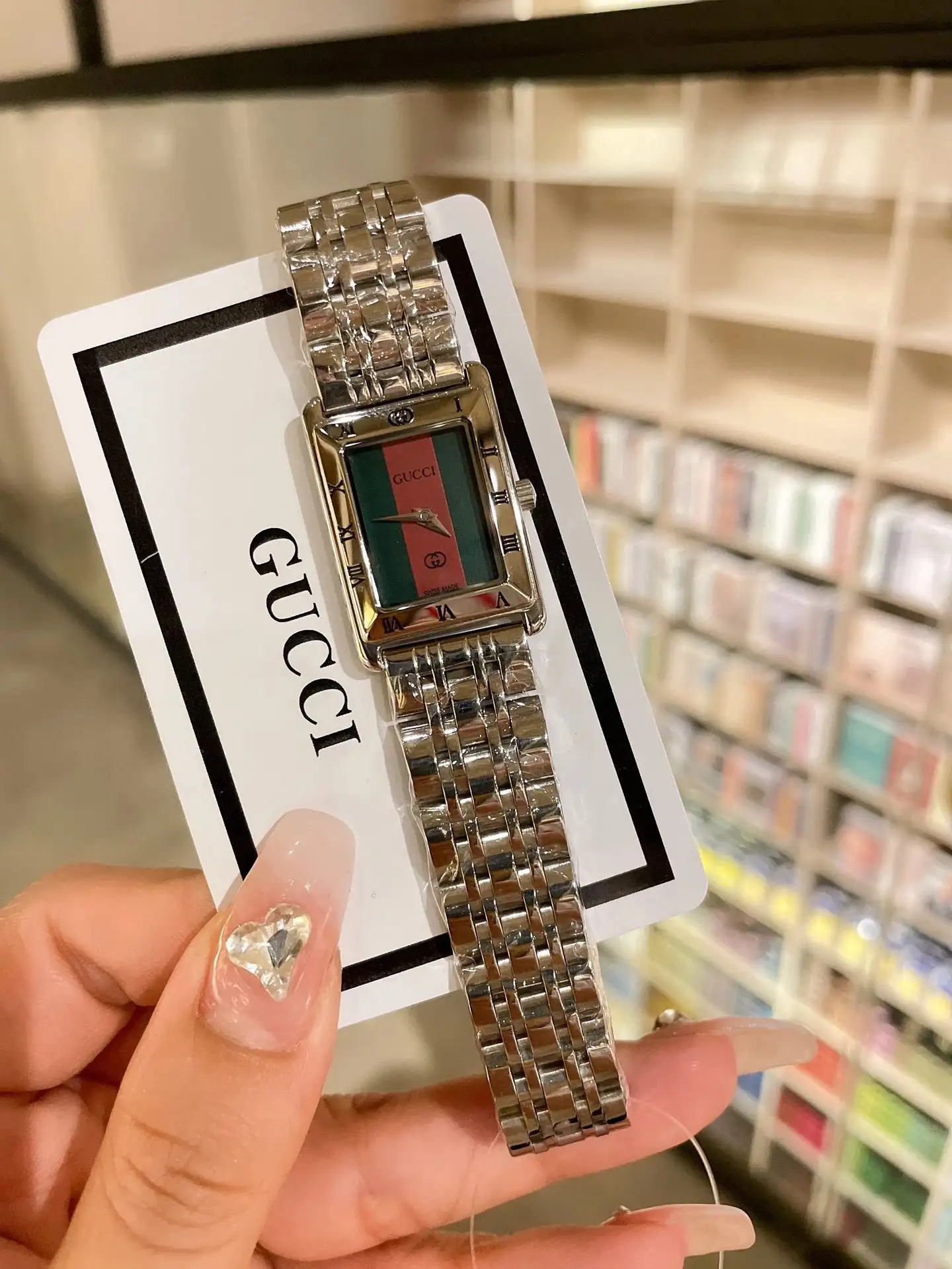 Gucci Watches [7 styles] — foto 7 de 8