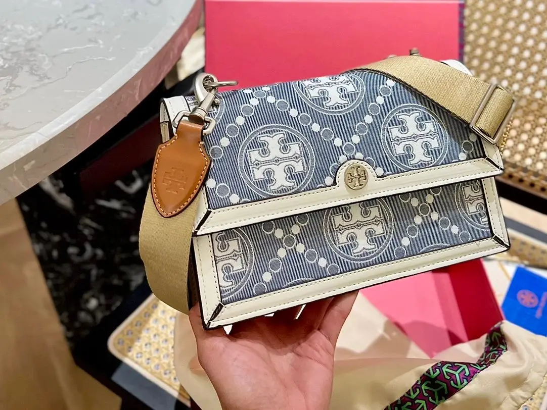 Tory Burch Handbags [15 styles] — foto 2 de 8