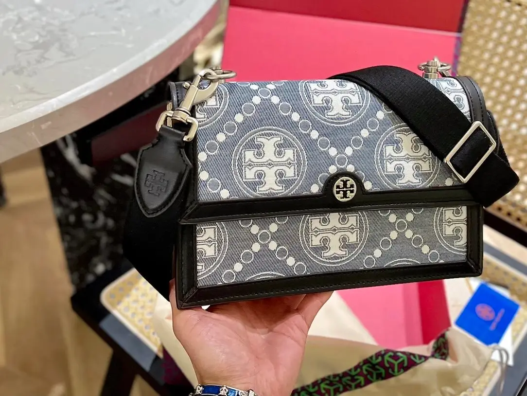Tory Burch Handbags [15 styles] — foto 3 de 8