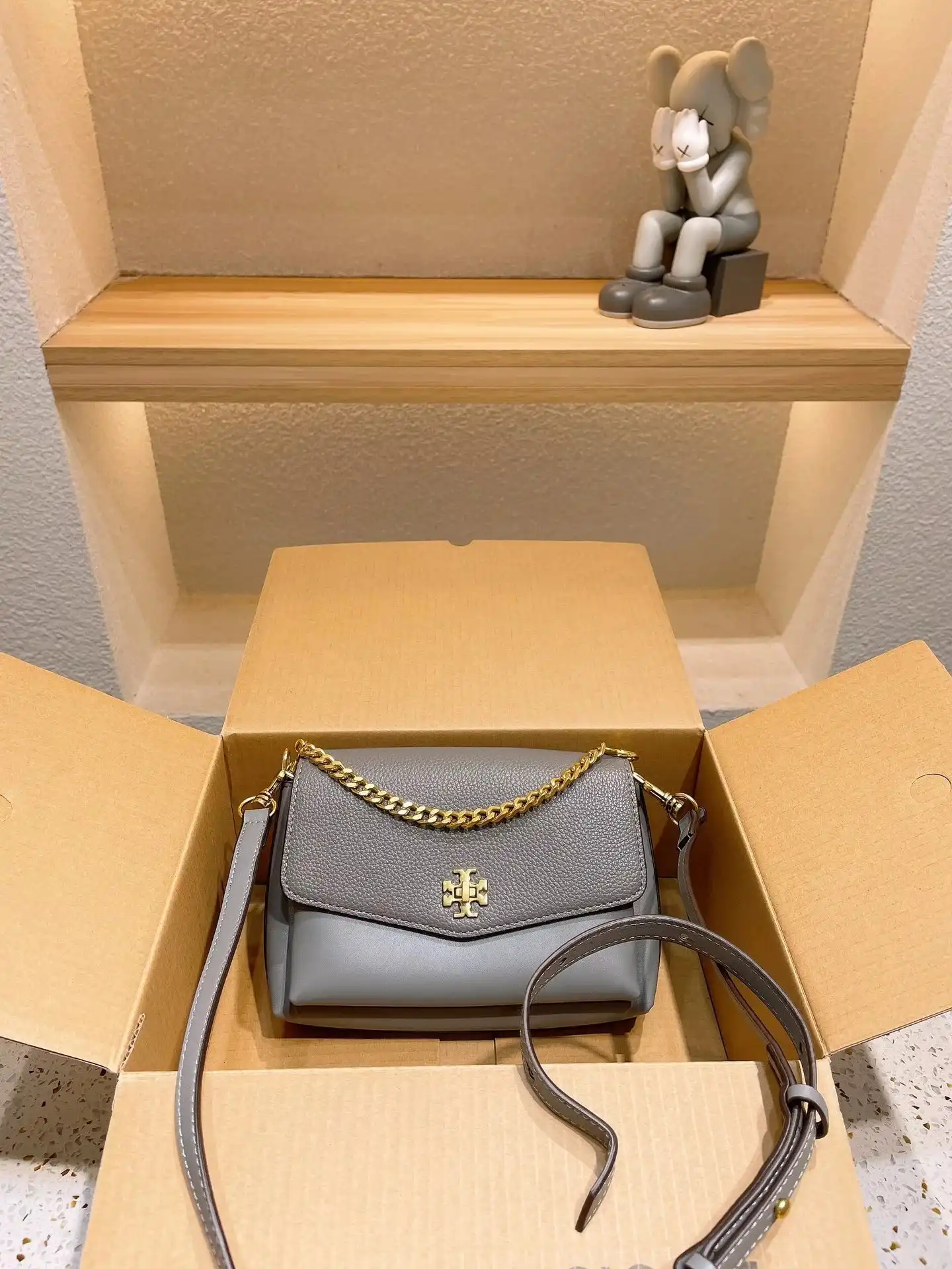 Tory Burch Handbags [15 styles] — foto 8 de 8